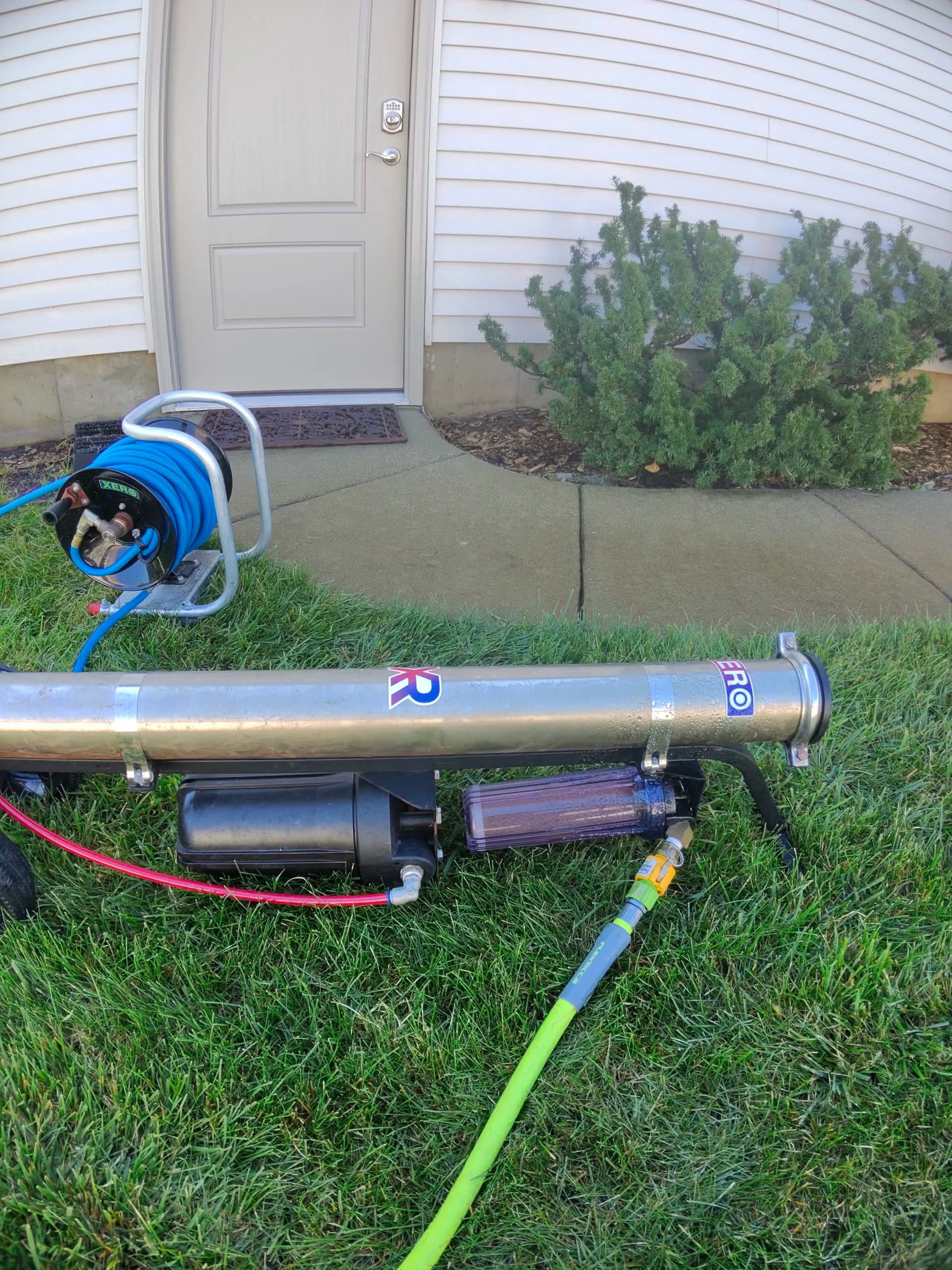 Gallery photos for Exterior Window Cleaning Done Right in Dimondale: Image #3