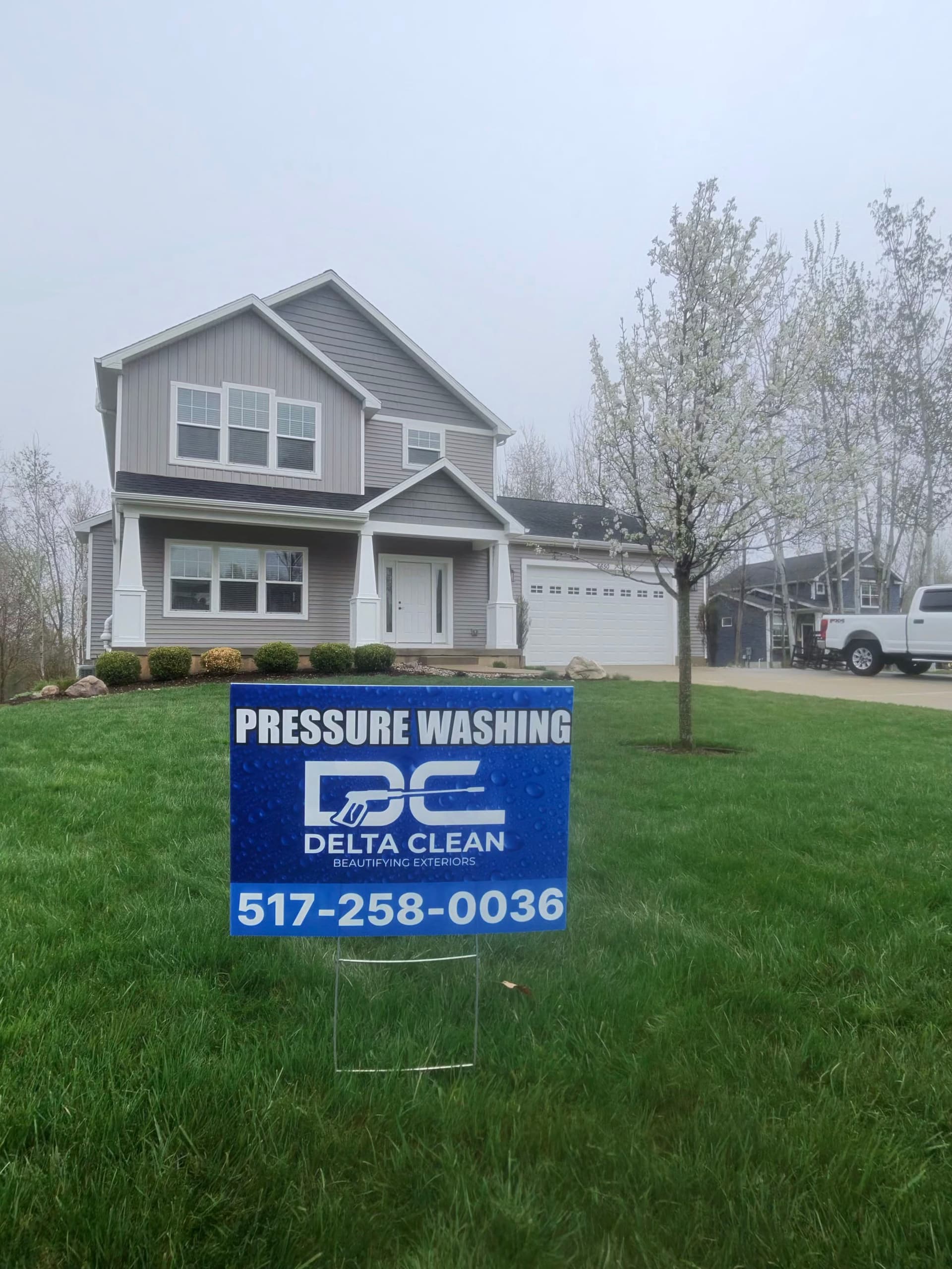 Gallery photos for House Washing on ThunderLane in Lansing Michigan: Image #1