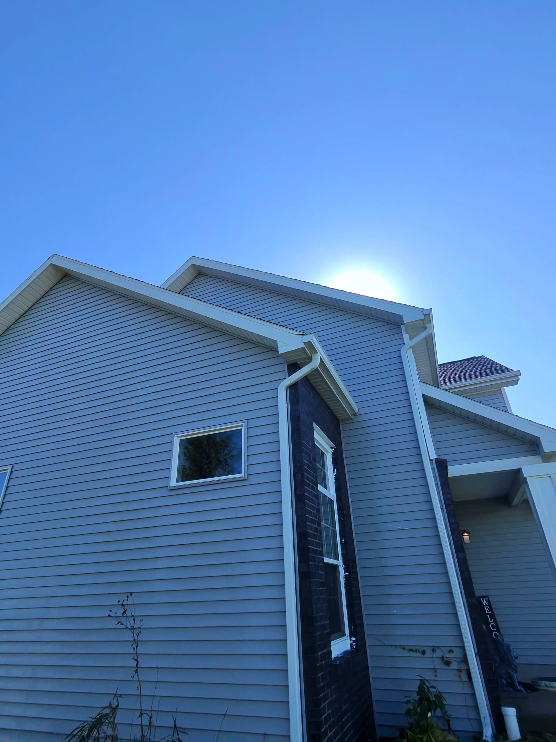 Gallery photos for Algae on Your Siding Doesn't Stop When the Weather Cools: Image #1