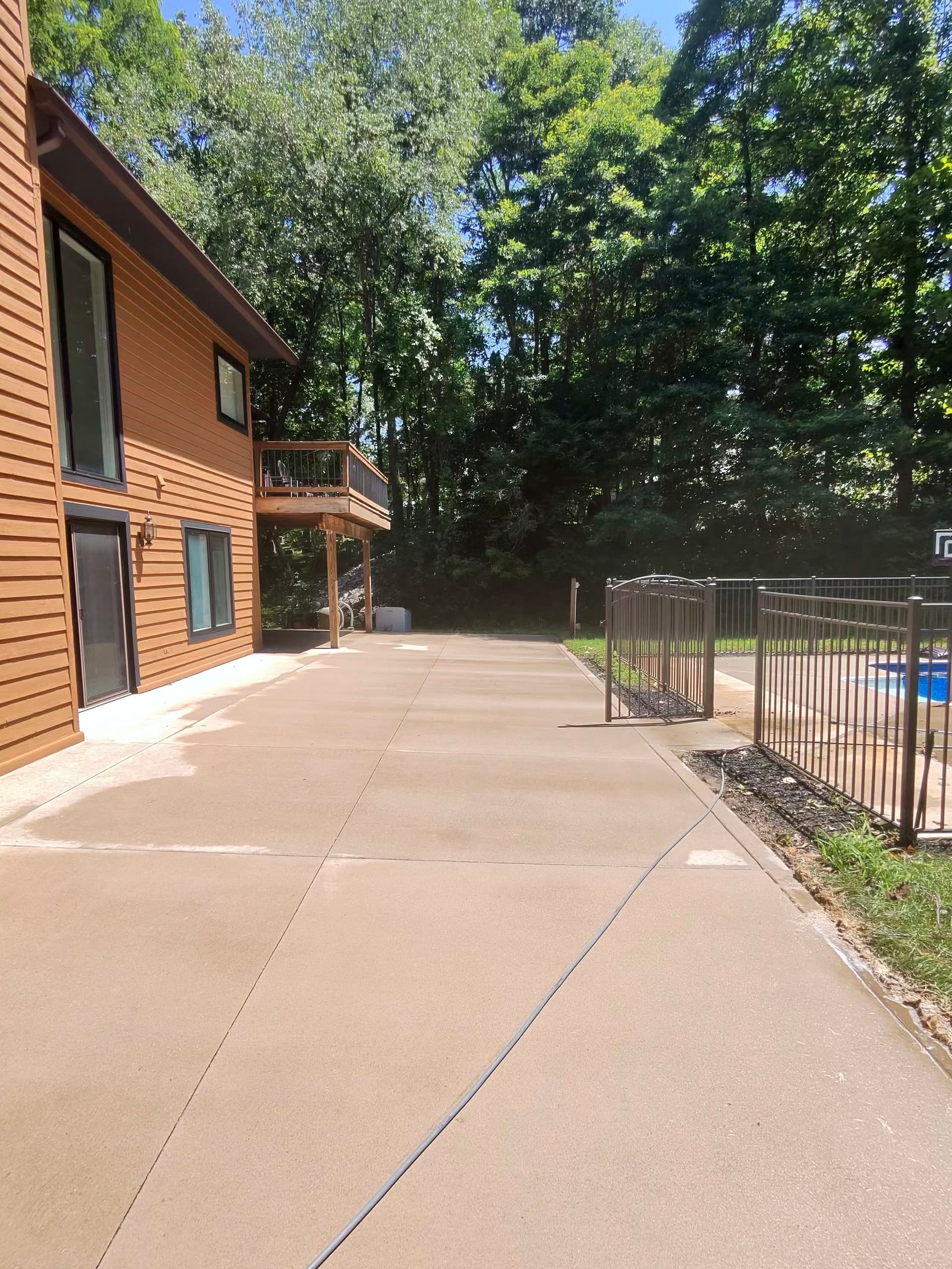 Gallery photos for Patio and Pool Deck Concrete Cleaning Done Right: Image #2