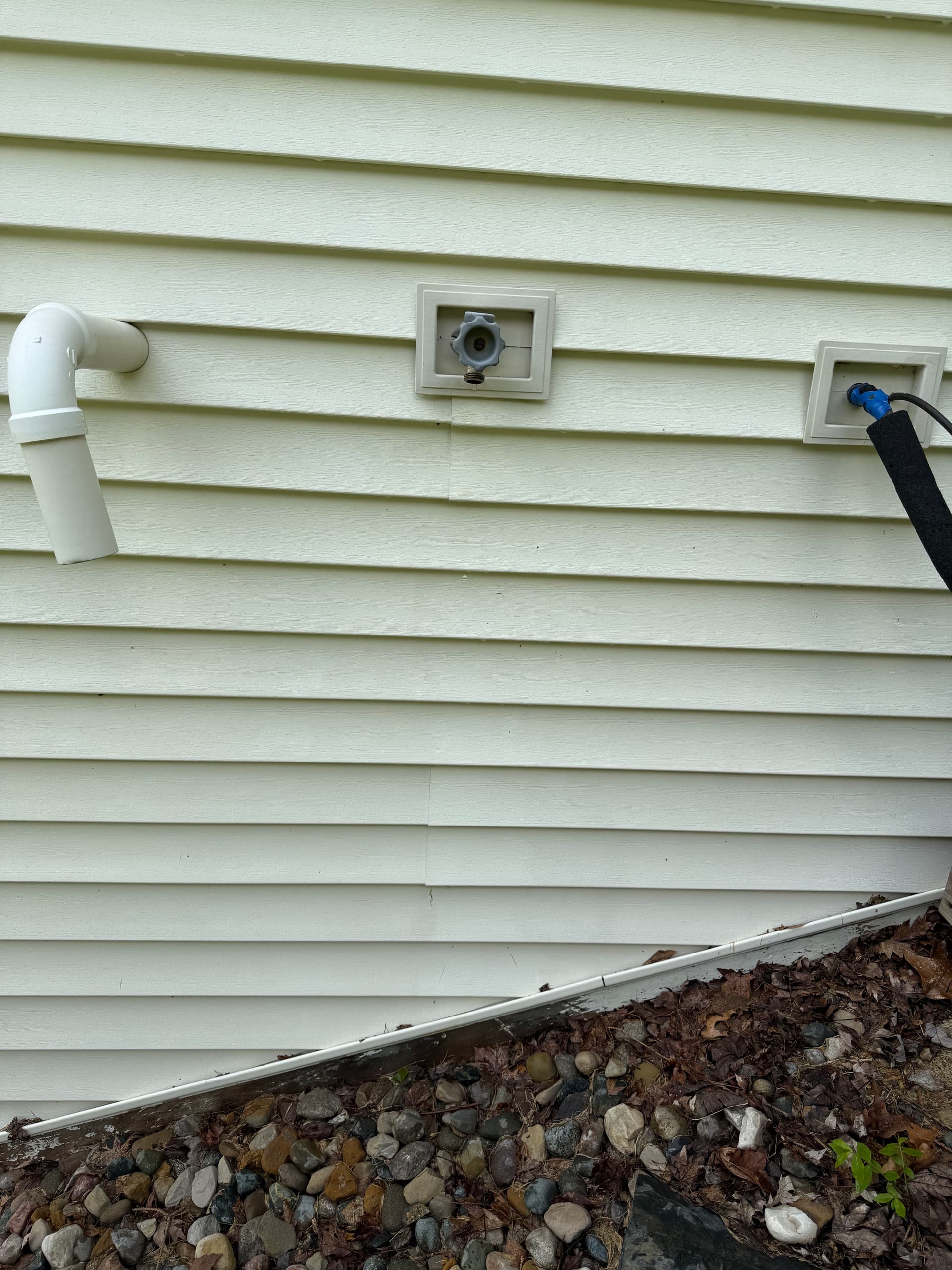 Gallery photos for Rust Stains on Siding Don't Get a Pass With Us: Image #1