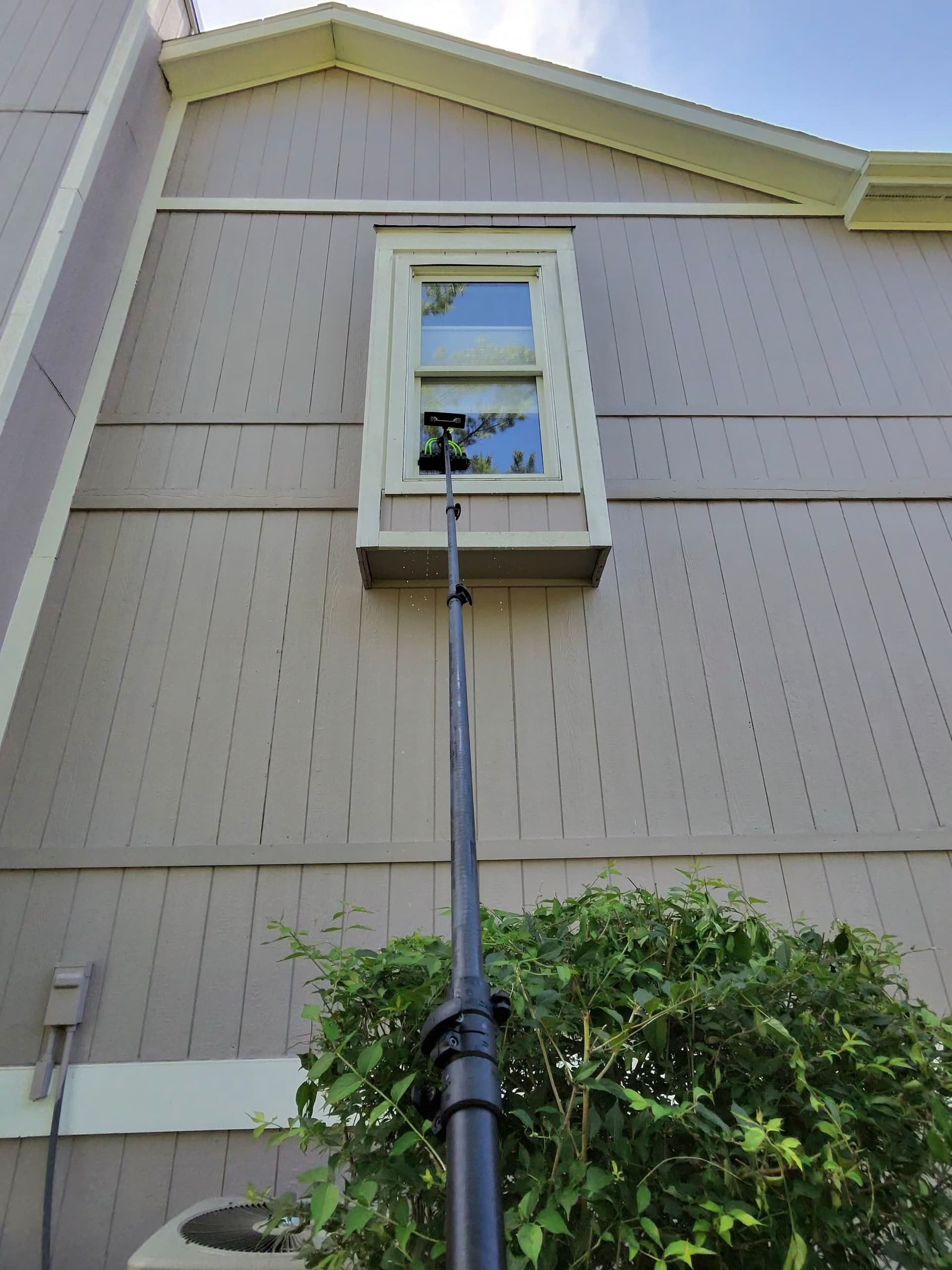 Gallery photos for Pure Water Window Cleaning That Skips the Ladder: Image #1