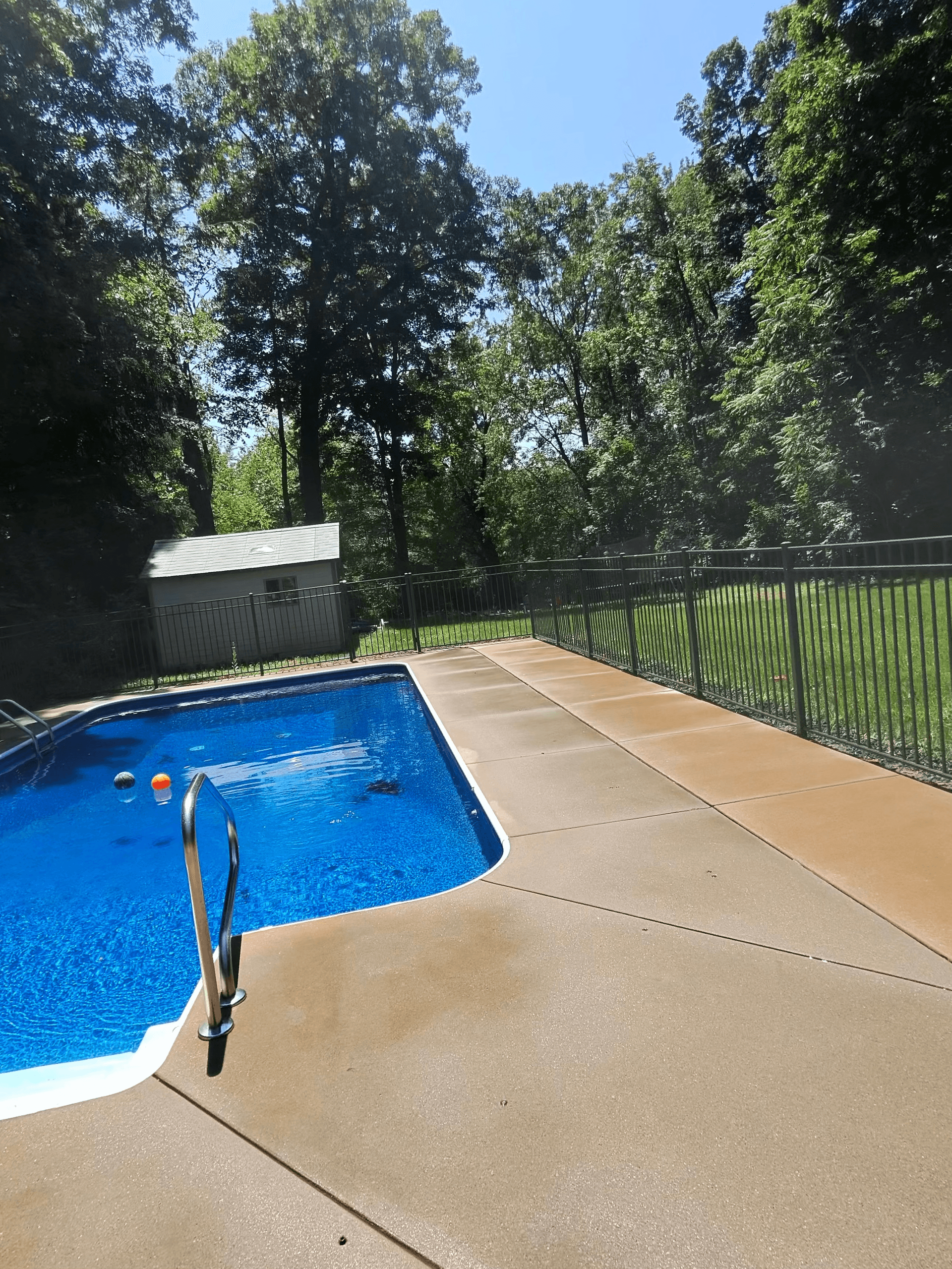 Gallery photos for Patio and Pool Deck Concrete Cleaning Done Right: Image #4