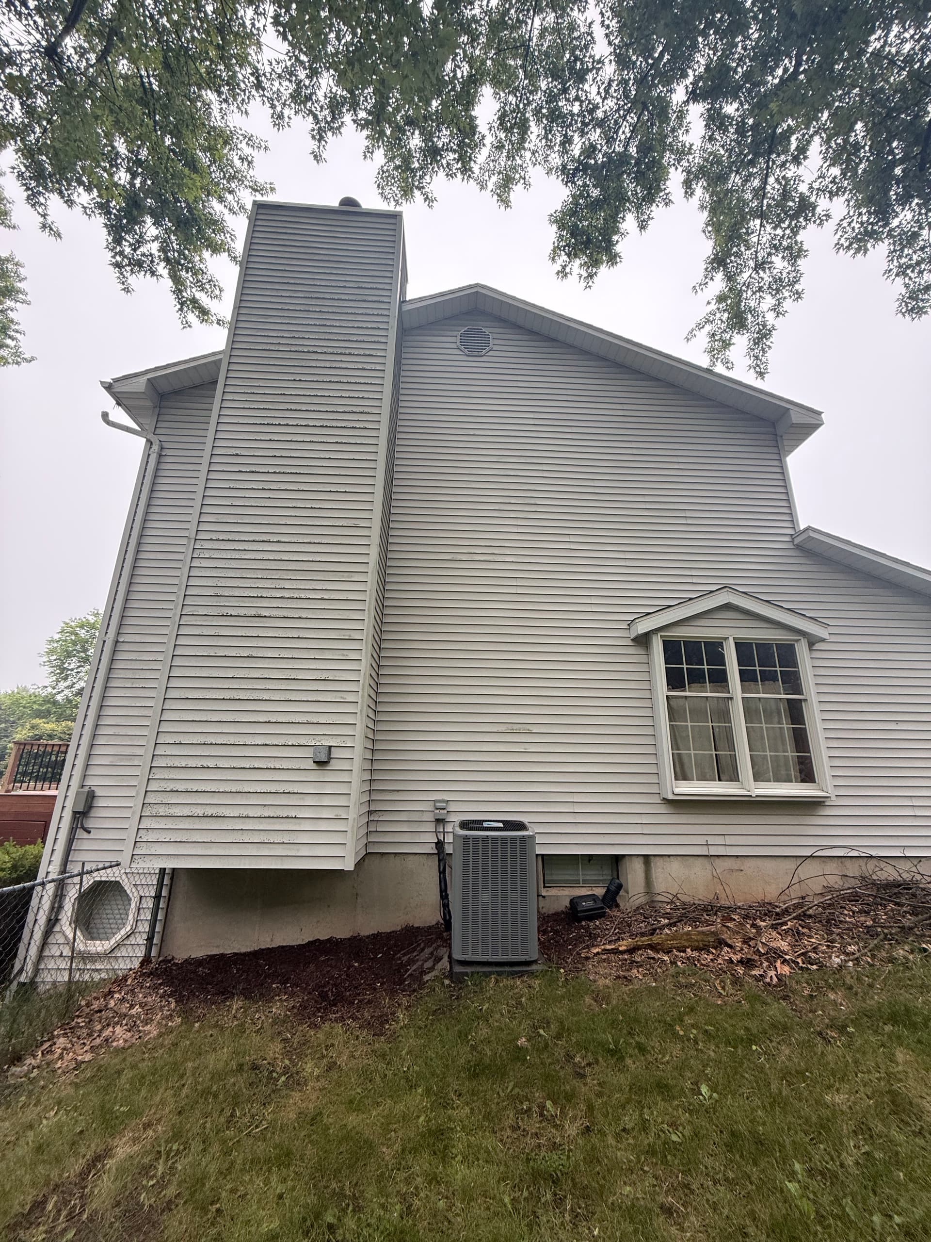 Gallery photos for House Washing and Porch Cleaning for a Local Veteran: Image #4