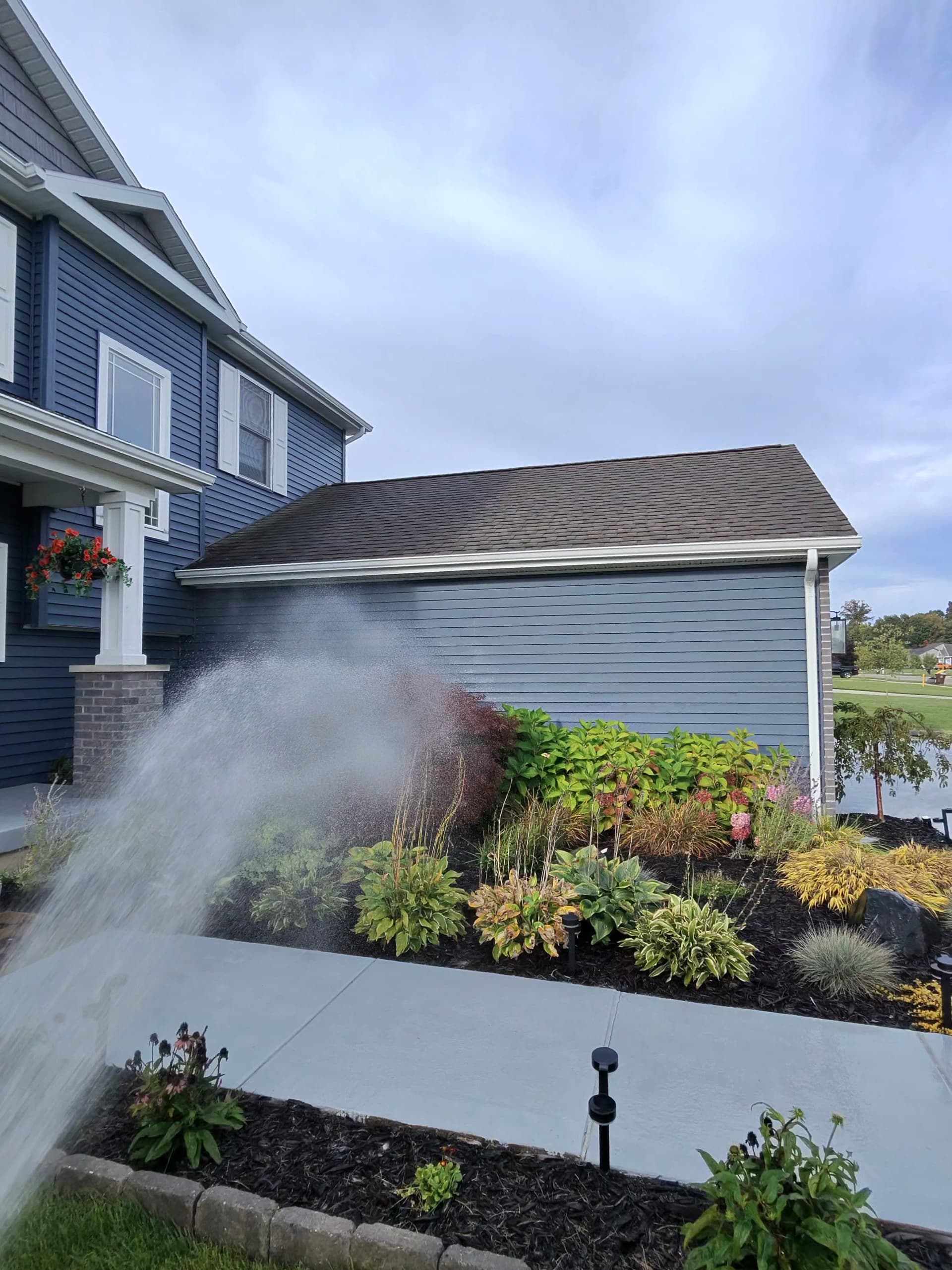 Gallery photos for A House Wash That Lets the Color Do the Talking: Image #3